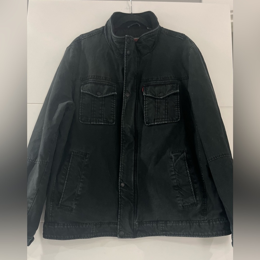 Levi's Black Trucker Jacket w/Quilt Lining, Men’s XL Jacket, Front Zip & Snap